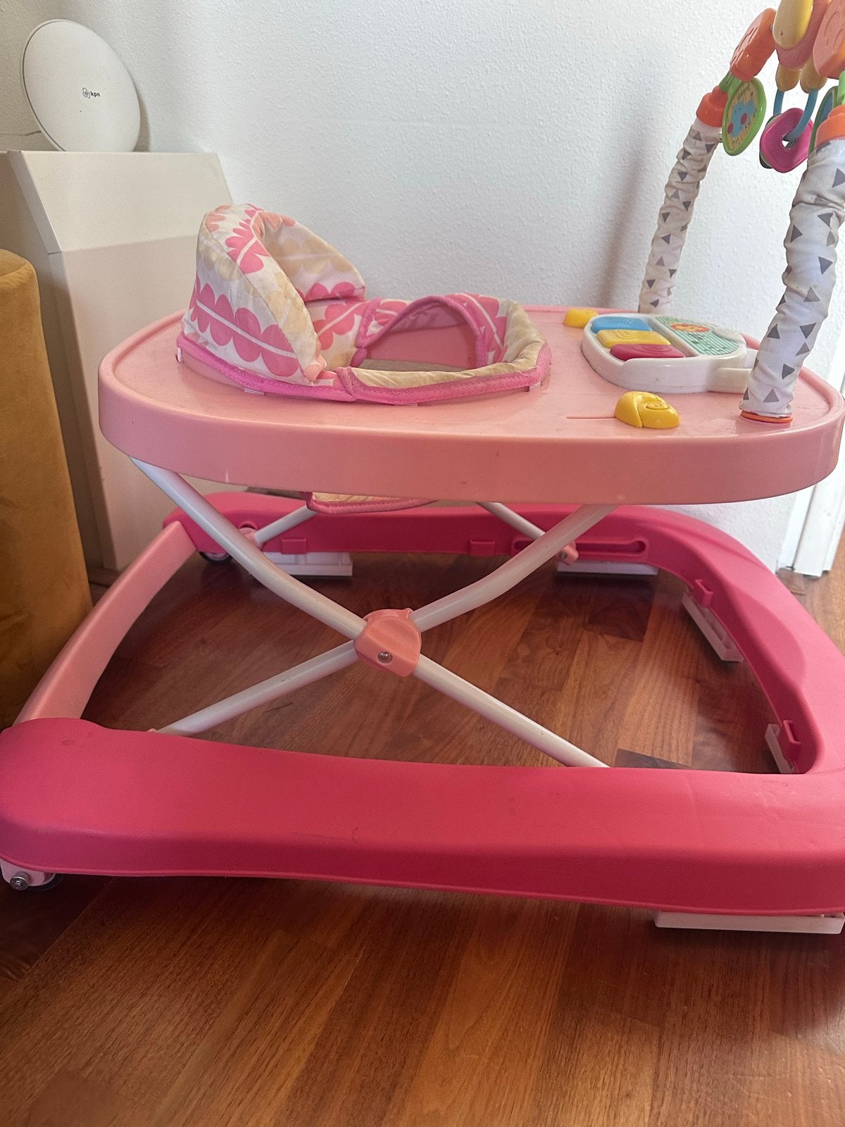 Roze Baby Loopstoel met Speelgoed - Tryco, Ophalen, Gebruikt