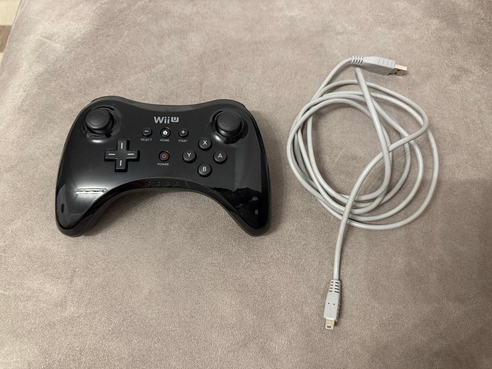 Wii U Pro Controller, Spelcomputers en Games, Spelcomputers | Nintendo Wii U, Ophalen of Verzenden, Zo goed als nieuw, Met 1 controller