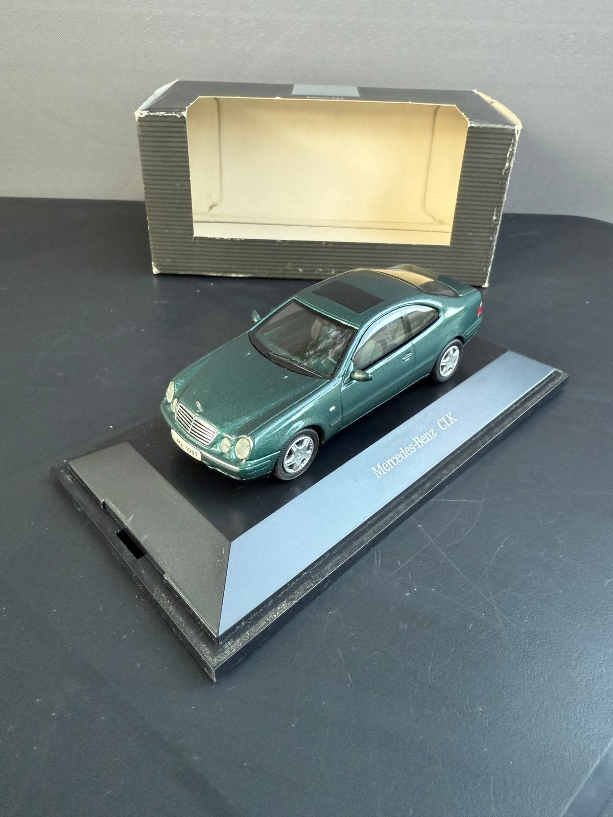 Mercedes CLK 1997 1:43 dealer zgan Herpa in doos!, Ophalen of Verzenden, Zo goed als nieuw