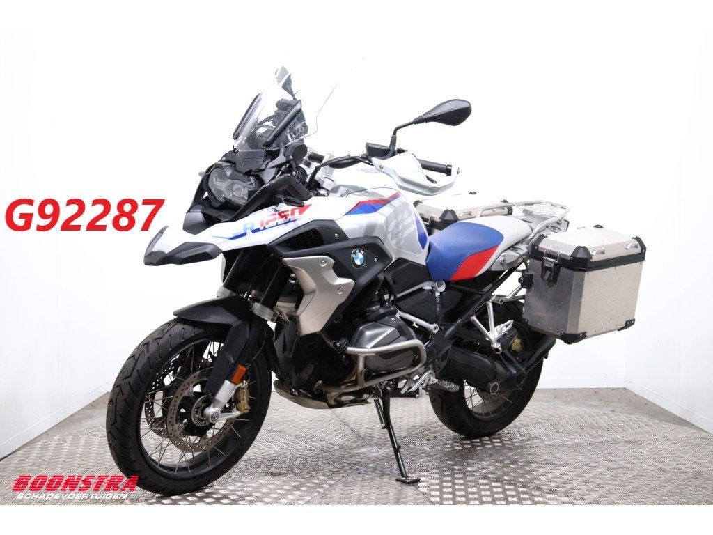 BMW R 1250 GS Rallye 3X Pakket Cruise Heizgriffe 12.071 km!, Motoren, Motoren | Schademotoren, Dopplerlaan 4
9207HC  DRACHTEN, NL
