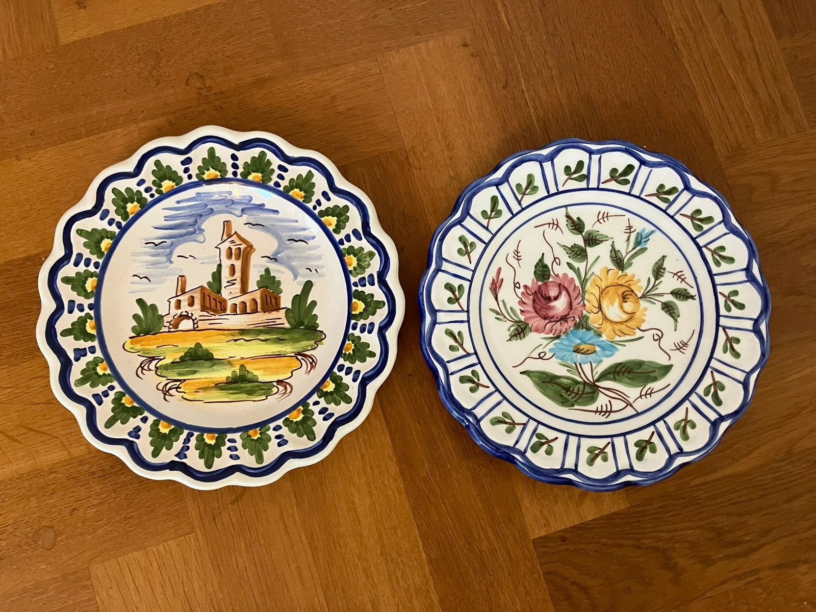 Twee Spaanse handbeschilderde bordjes, Ophalen of Verzenden