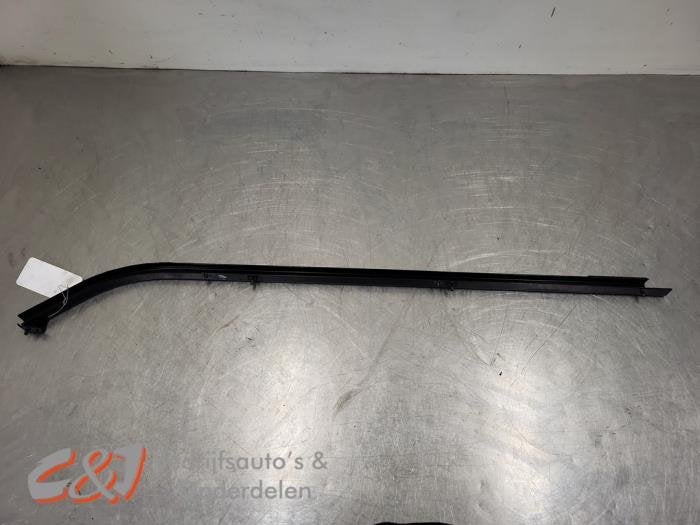 Schuifdeur Rail links van een Mercedes Vito, Auto-onderdelen, Carrosserie en Plaatwerk, Gebruikt, -, Ophalen of Verzenden, -