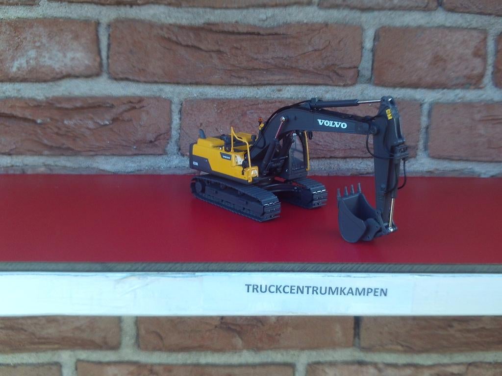 WSI  Volvo  Excavator  EC  220., Ophalen of Verzenden, Nieuw, Bus of Vrachtwagen, Wsi