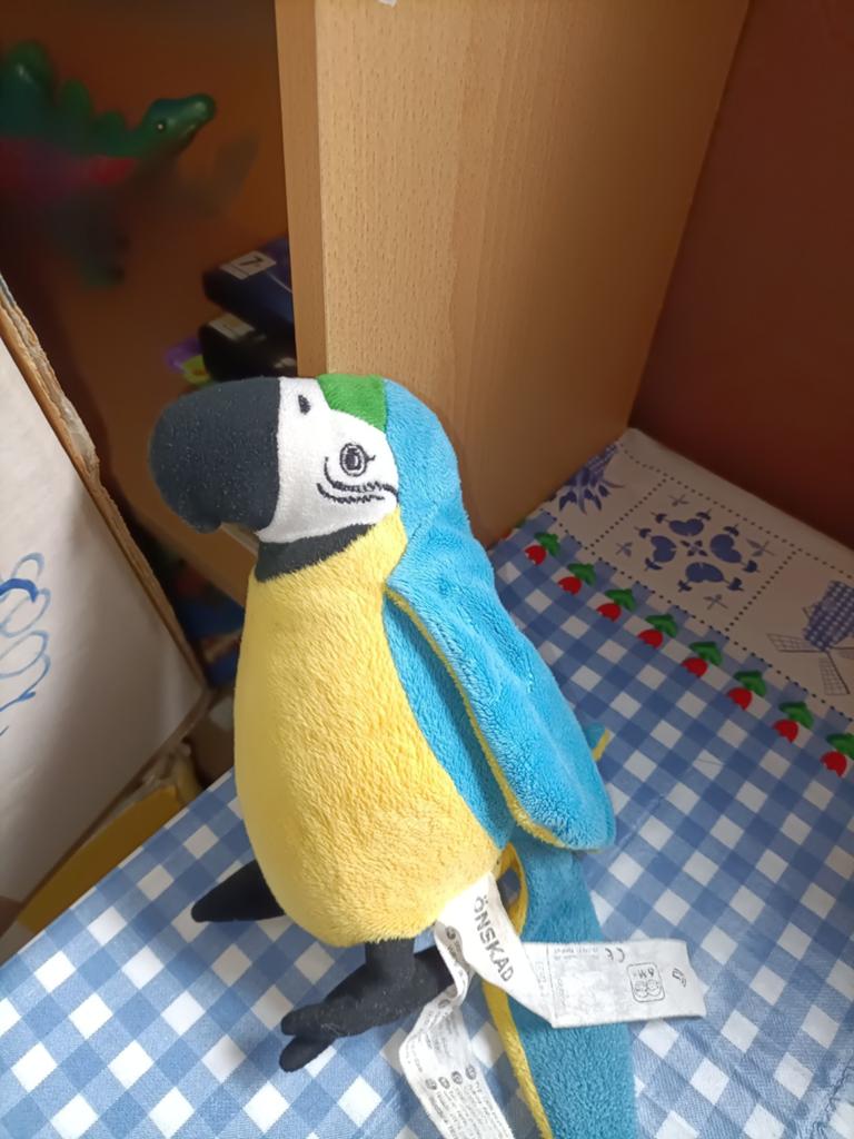 Ikea papegaai knuffel 19 cm groot gemeten zonder staart, Ophalen of Verzenden, Zo goed als nieuw, Overige typen