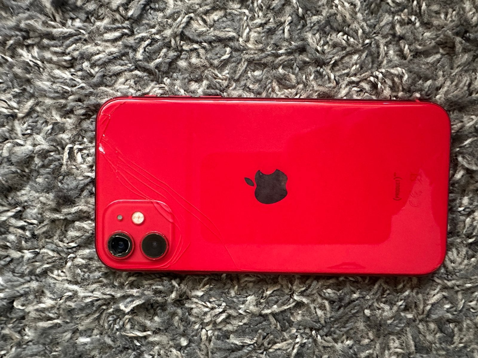 iPhone 11 Rood - Gebroken achterkant, camera werkt, Telecommunicatie, Mobiele telefoons | Apple iPhone, Ophalen of Verzenden, Gebruikt