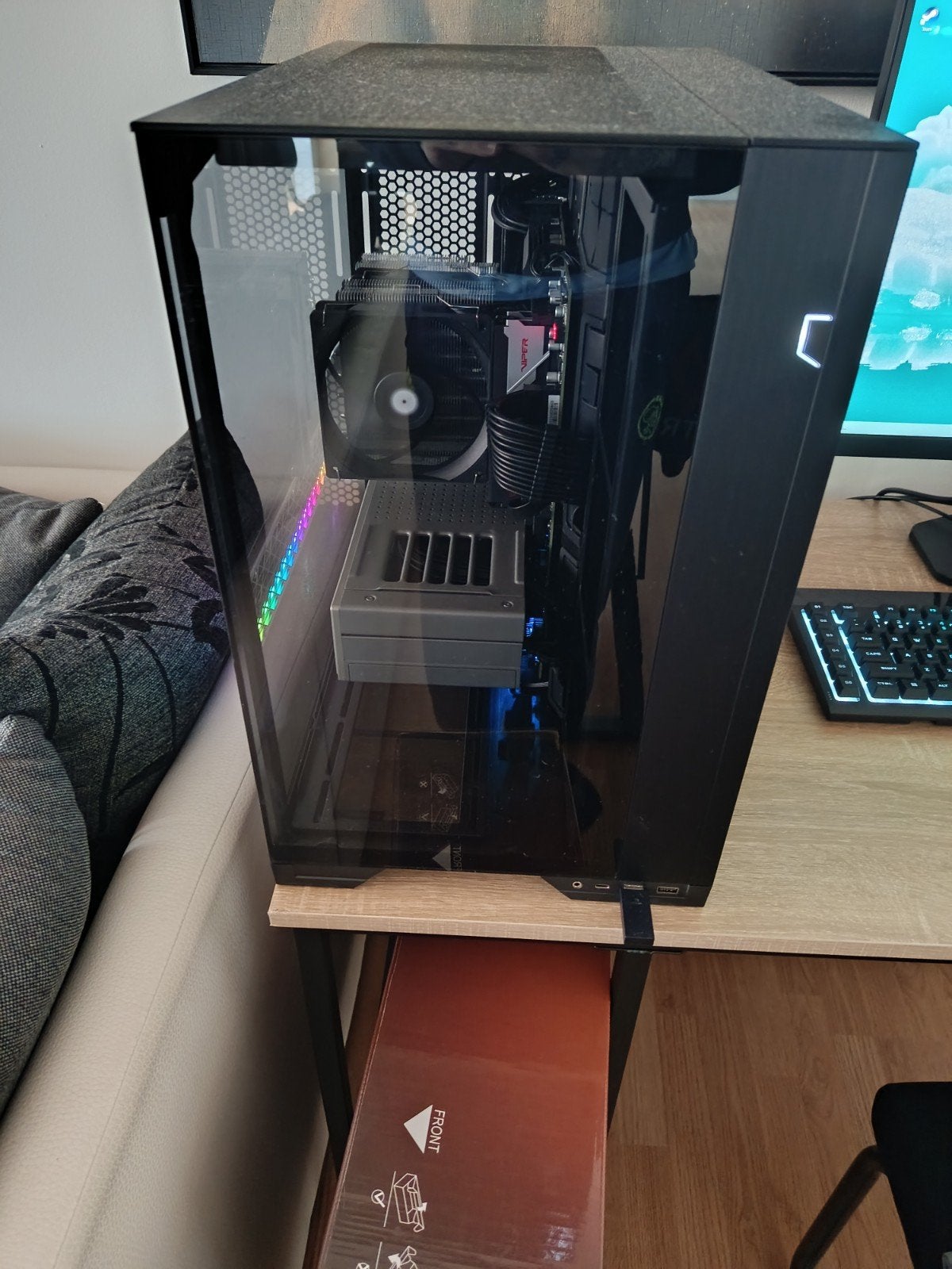 High-End Gaming PC | Ryzen 7 9800X3D + RX 9070XT, Computers en Software, Computerbehuizingen, Zo goed als nieuw, Ophalen