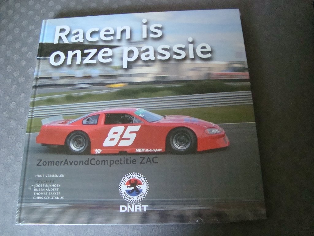 Racen is onze passie nieuw in plastic, Ophalen of Verzenden, Nieuw, Overige merken