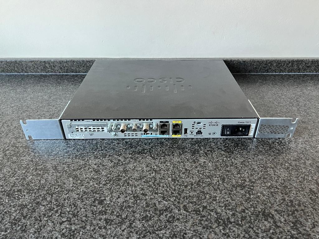 Cisco ISR 1921 met EHWIC-4G-LTE-G en rackmount, Computers en Software, Routers en Modems, Gebruikt, Router met modem, Ophalen of Verzenden