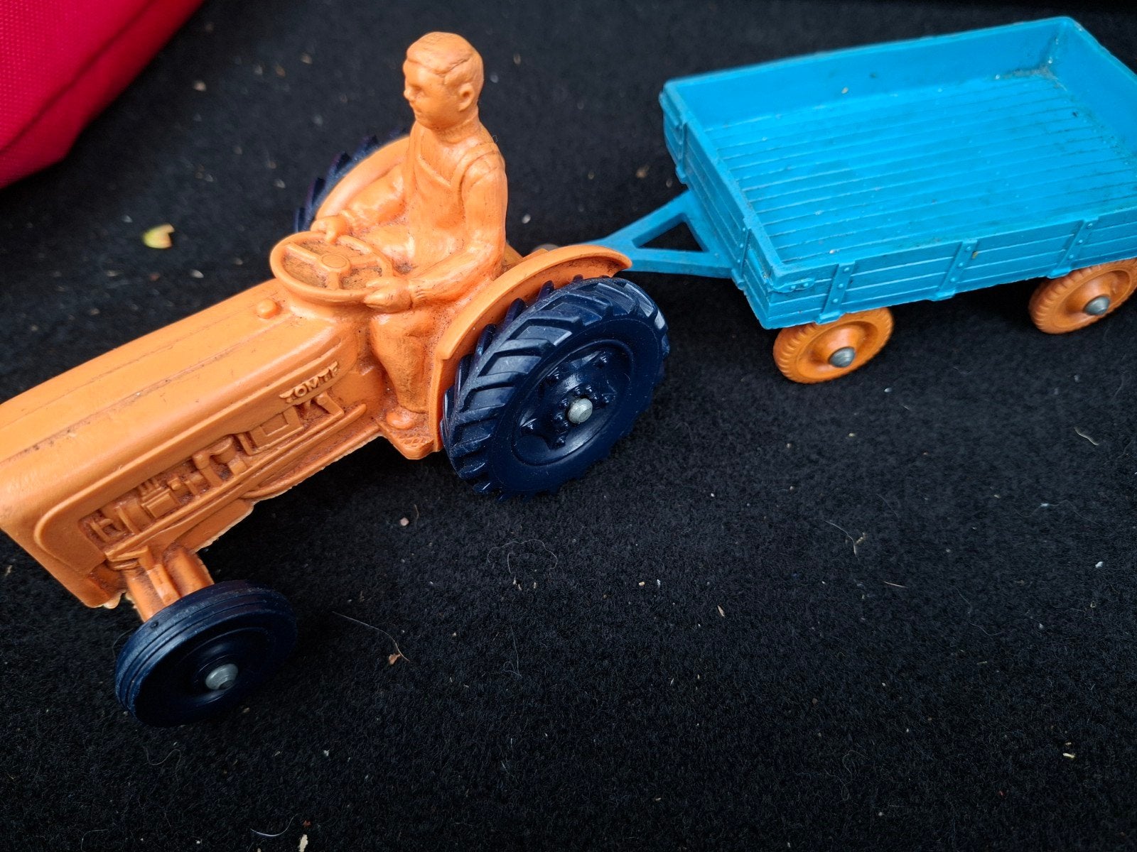 Tomte trekker met aanhanger 1/20, Hobby en Vrije tijd, Modelauto's | 1:32, Ophalen of Verzenden, Tractor of Landbouw, Overige merken
