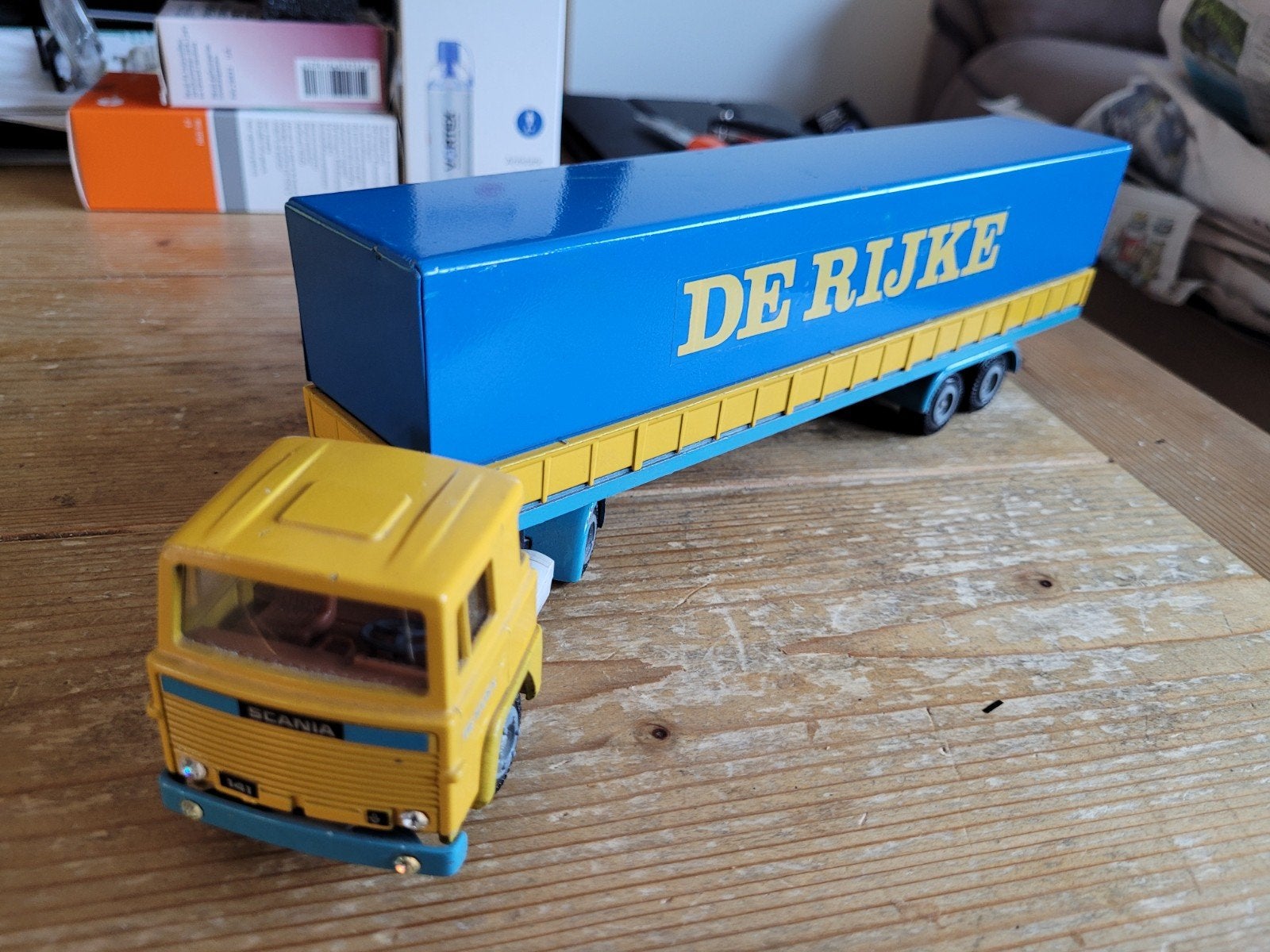 Scania de rijke, Tekno, Zo goed als nieuw, Tekno, Bus of Vrachtwagen