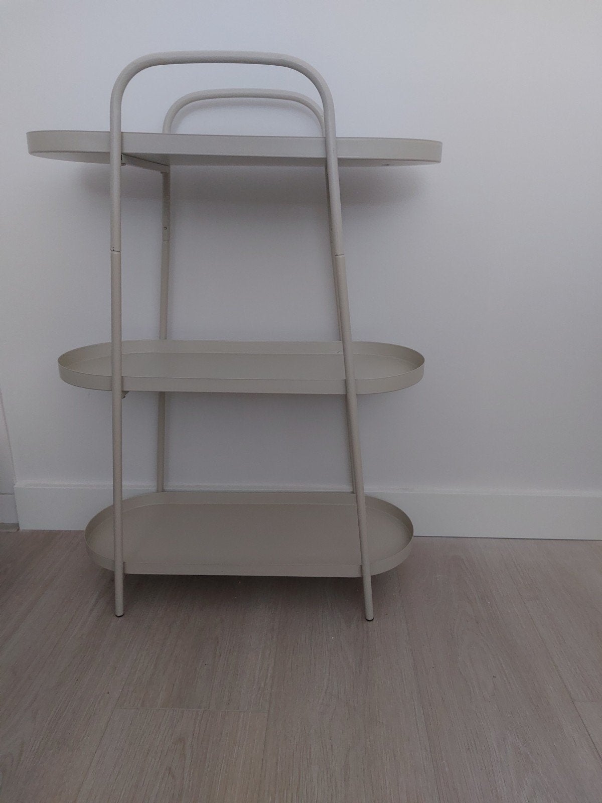 Stijlvolle beige trolley met 3 etages, Ophalen, Zo goed als nieuw