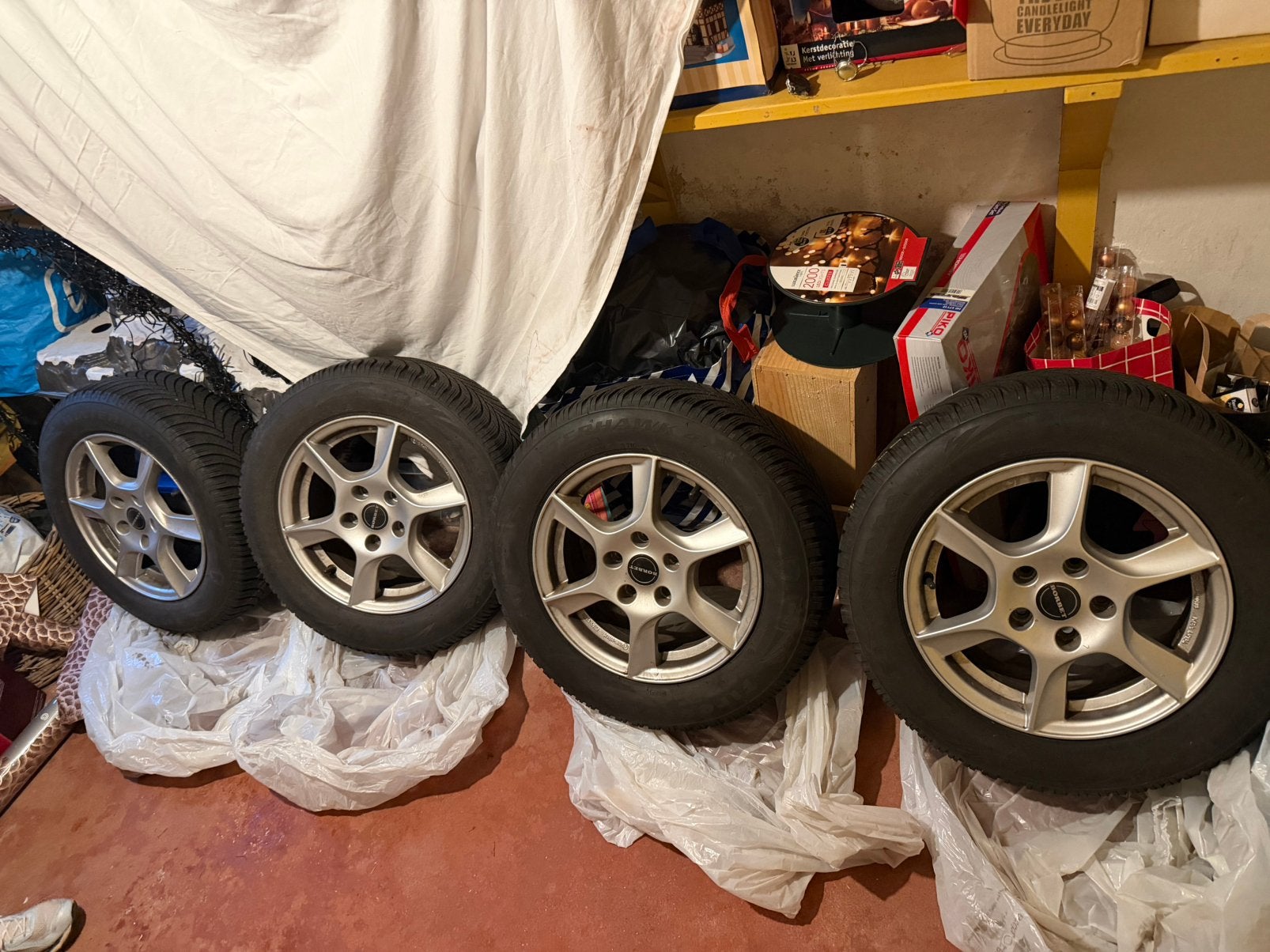 Winterbanden 15 inch, Auto-onderdelen, Ophalen, Gebruikt, 15 inch, Banden en Velgen