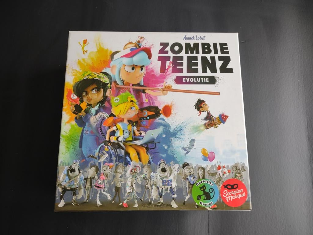 Zombie Teens Evolutie - Curiosity Games, Hobby en Vrije tijd, Gezelschapsspellen | Bordspellen, Een of twee spelers, Ophalen of Verzenden