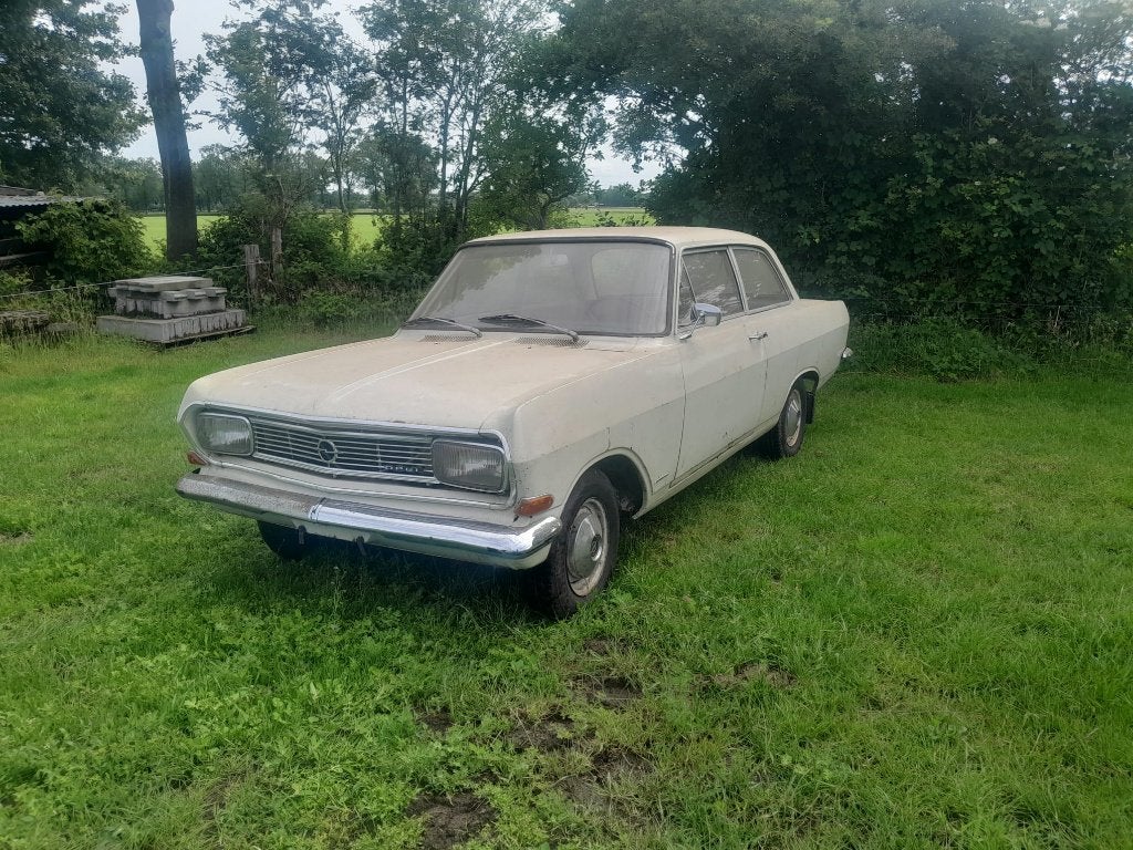 opel rekord b 1.7, Auto's, Particulier, Sedan, Opel, Handgeschakeld