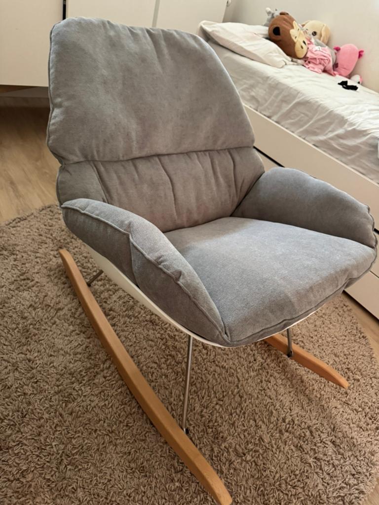 Schommelstoel /kuipschommelstoel wit grijs babykamer, Ophalen, Zo goed als nieuw, Hout, 50 tot 75 cm