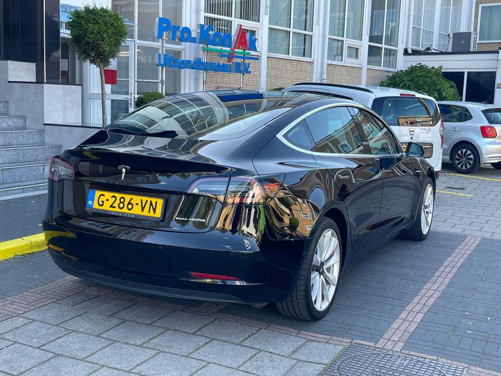 Tesla Model 3 Long Range 75 kWh, Auto's, Tesla, Automaat, Leder en Stof, Zwart, Origineel Nederlands