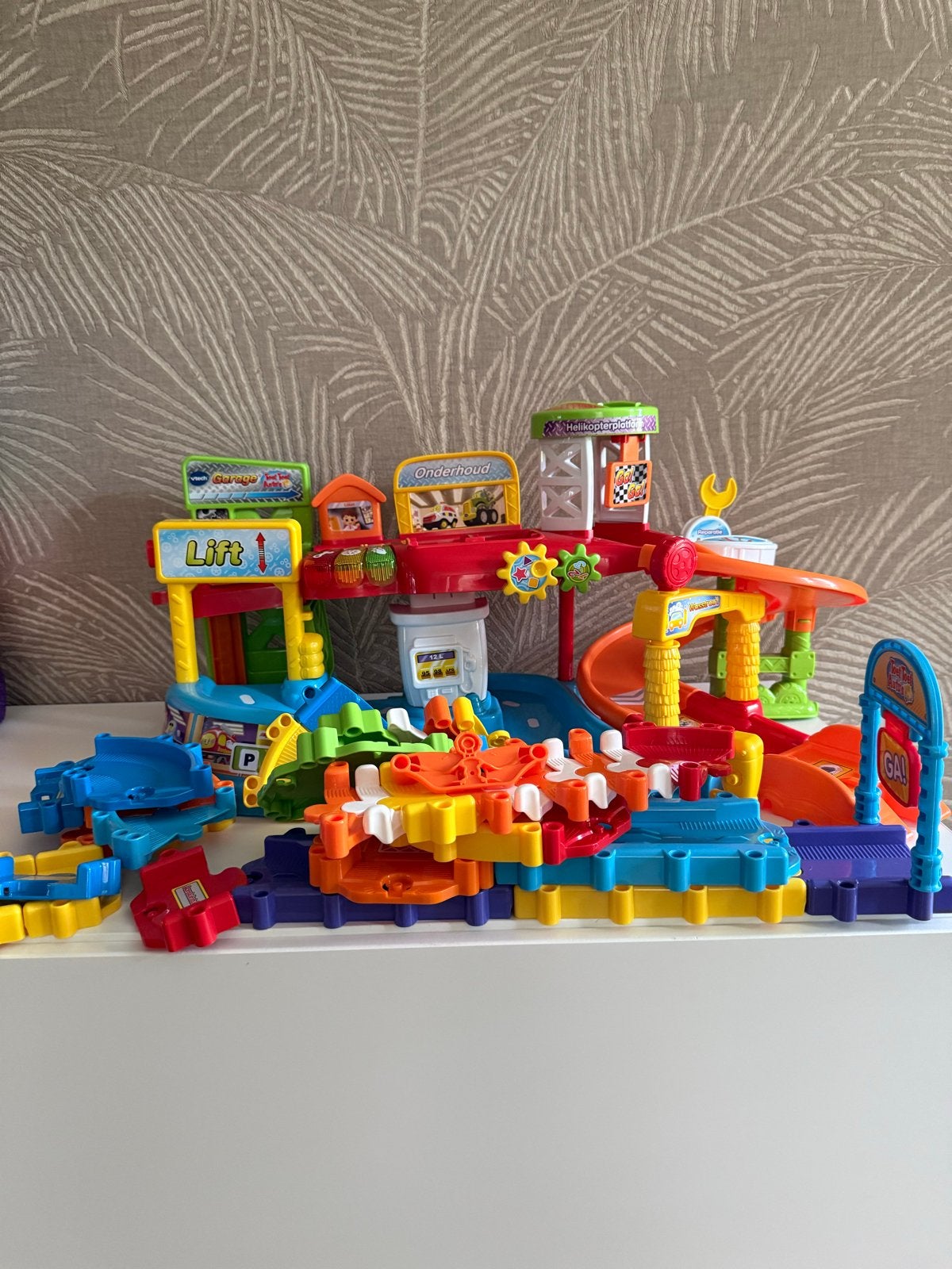Vtech Toet Toet Garage met uitbreiding, Ophalen, Zo goed als nieuw, 6 maanden tot 2 jaar