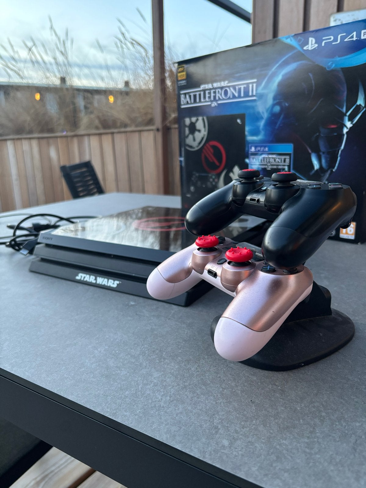 PS4 Pro Star Wars Limited Edition met 2 controllers en games, Ophalen, Met 2 controllers, 1 TB, Pro