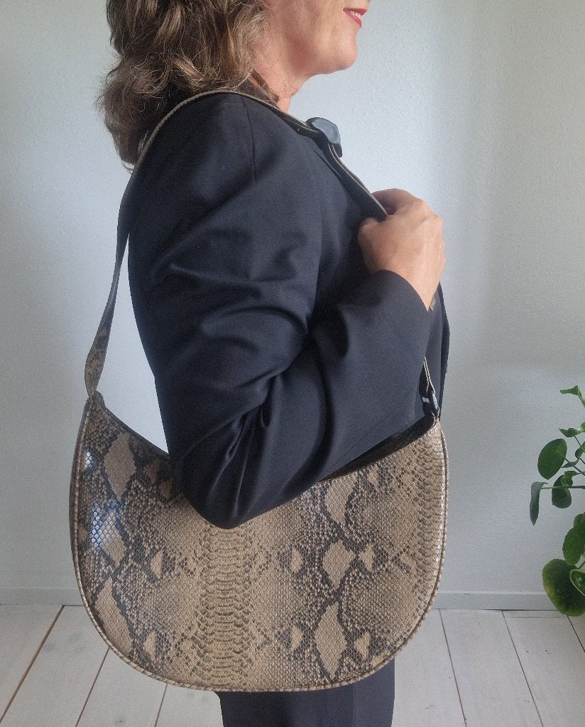 Hvisk 'Moon Shell' schoudertas. Vegan leer/slangenprint., Bruin, Verhip-vintage.nl, Nieuw, Ophalen of Verzenden