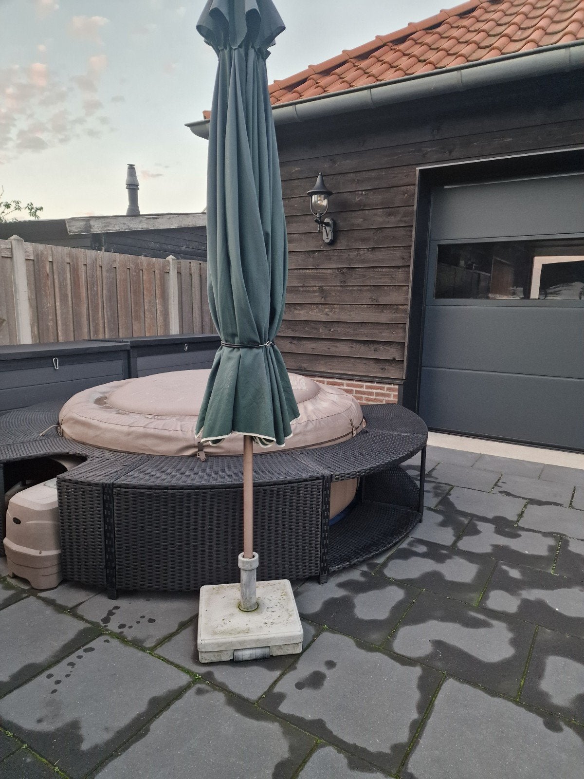 Jaccuzi ombouw, Ophalen, Zo goed als nieuw