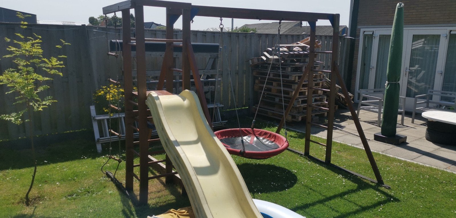 Houten speeltoestel met glijbaan en schommel, Ophalen, Gebruikt, Schommel