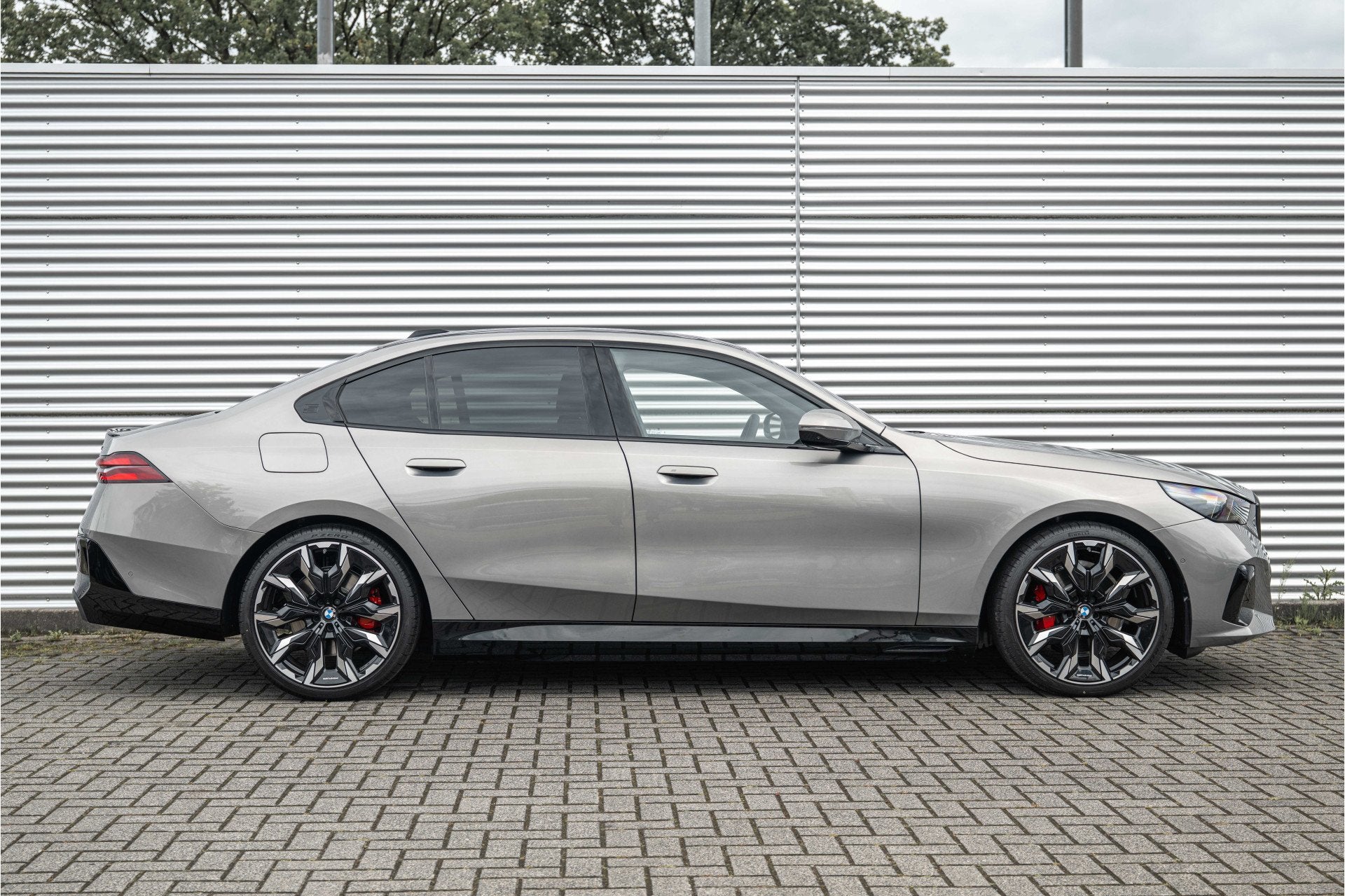 BMW 5 Serie 530e M Sport Automaat / Panoramadak / Trekhaak /, Auto's, Automaat, Achterwielaandrijving, 4 cilinders, Leder