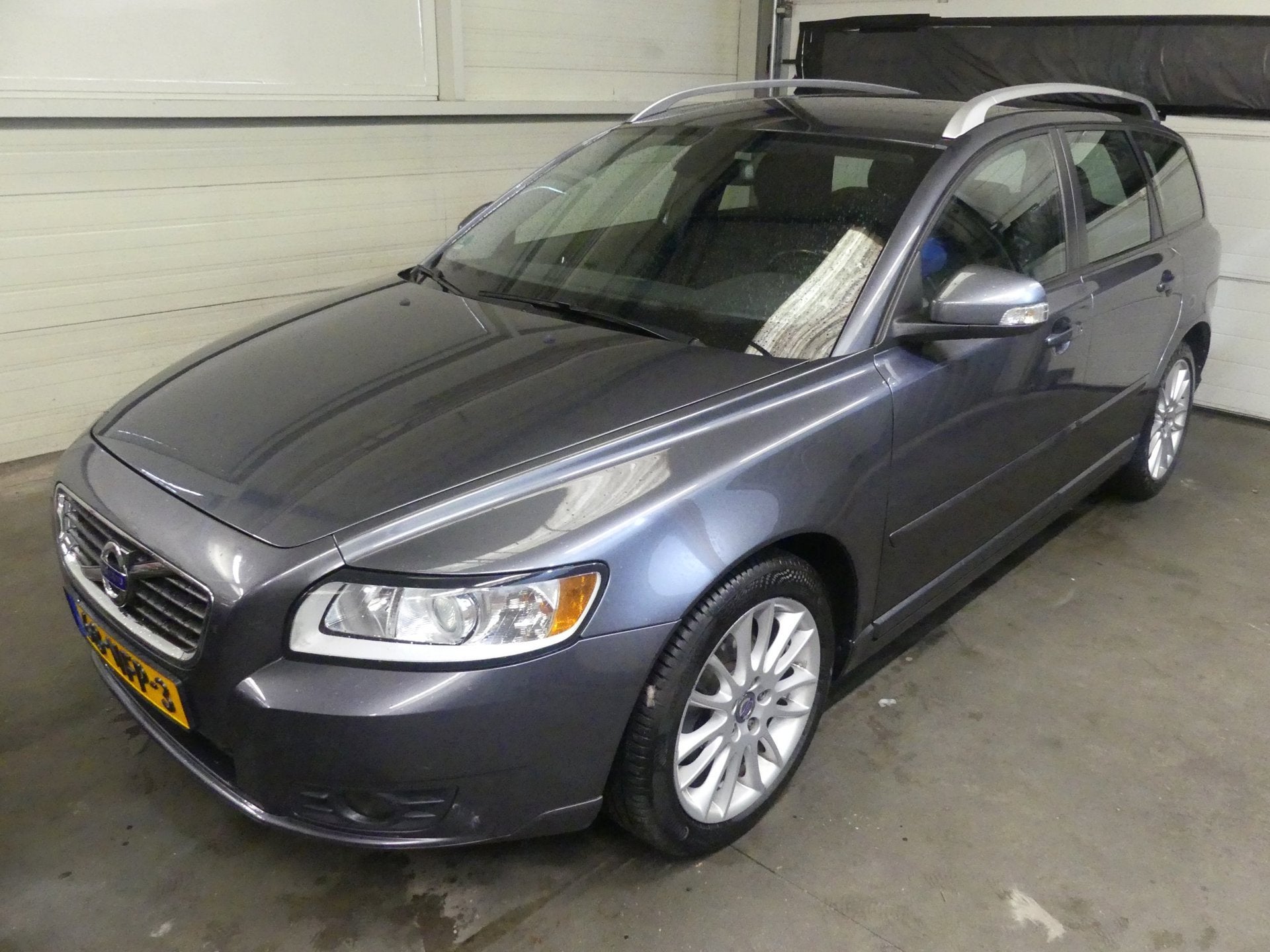 Volvo V50 2.0 Sport - Trekhaak - Airco, Auto's, Volvo, Gebruikt, Zwart, Leder en Stof, Origineel Nederlands
