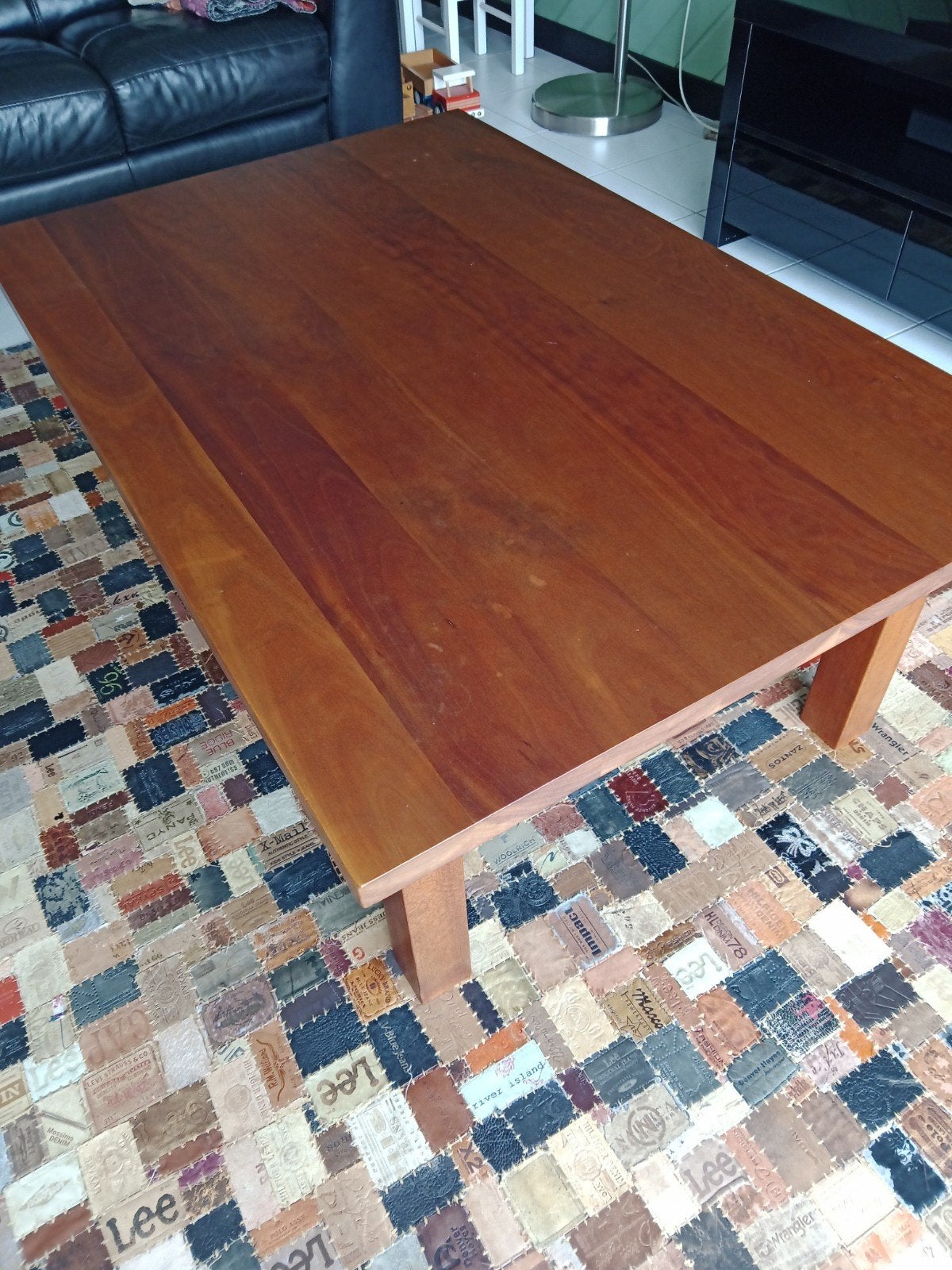 Mooie, stevige salontafel van kersenhout, Huis en Inrichting, Tafels | Salontafels, Ophalen, Gebruikt, 100 tot 150 cm, 50 tot 100 cm