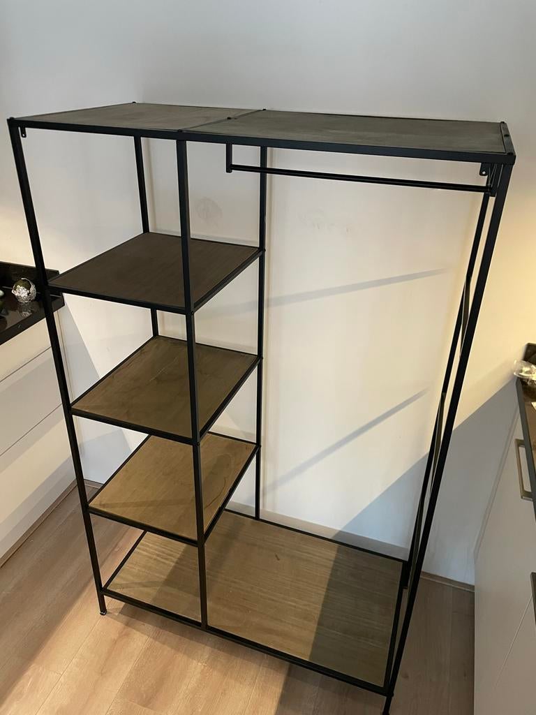 Set van 2 industriële open kasten met planken en hangruimte, Ophalen, Met plank(en), 100 tot 150 cm, Zo goed als nieuw
