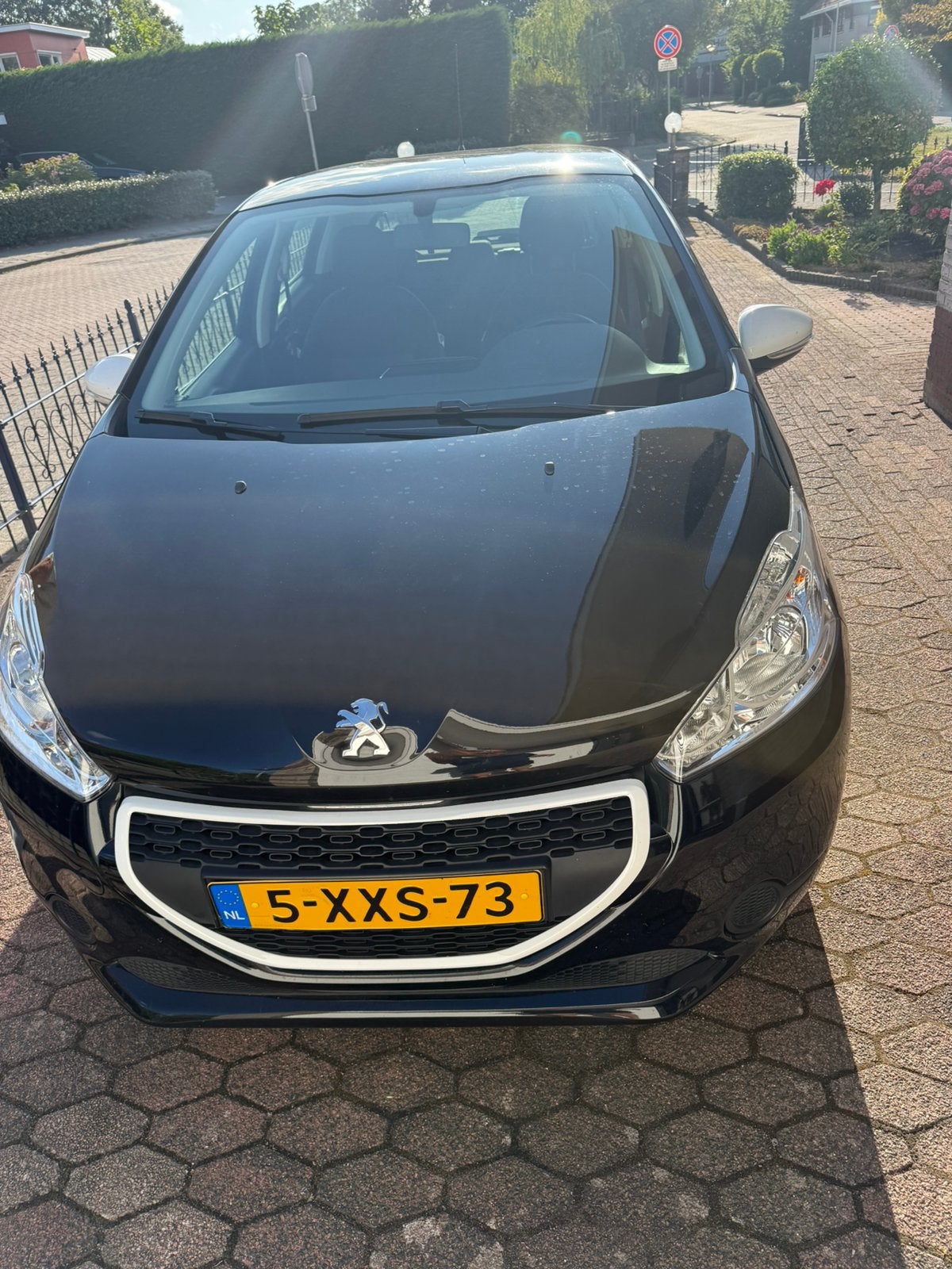 Peugeot 208 1.0 VTI 50KW/68PK 5-D 2014 Zwart, Auto's, Voorwielaandrijving, 450 kg, 31 €/maand, Origineel Nederlands