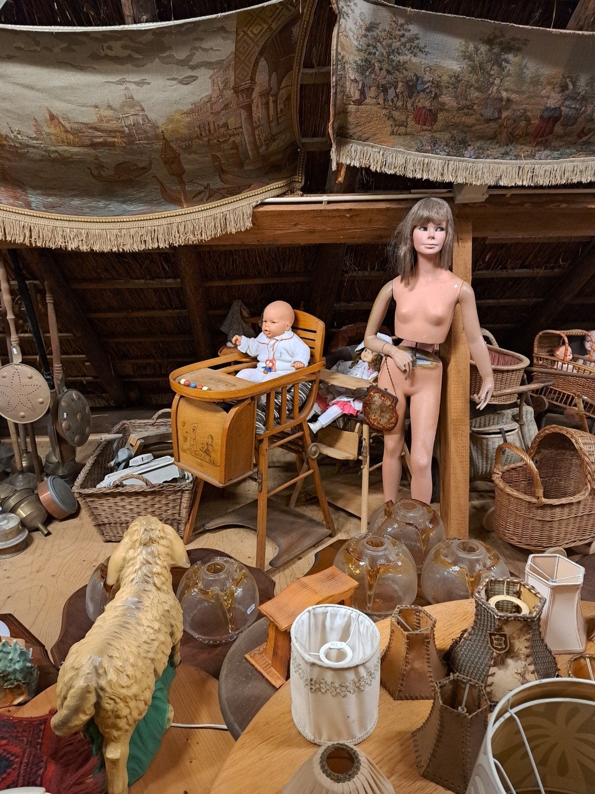 Oude rieten kinderwagen brocante, Antiek en Kunst, Ophalen
