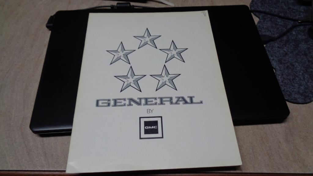 ZELDZAME USA Folder  GMC  GENERAL    1977, Verzenden, Zo goed als nieuw, Overige merken
