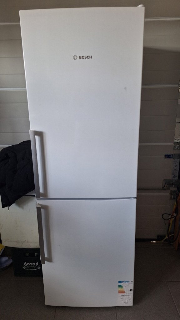 Nette Bosch koel -/ vriescombinatie, Witgoed en Apparatuur, Koelkasten en IJskasten, Ophalen, Gebruikt, 200 liter of meer, Met aparte vriezer