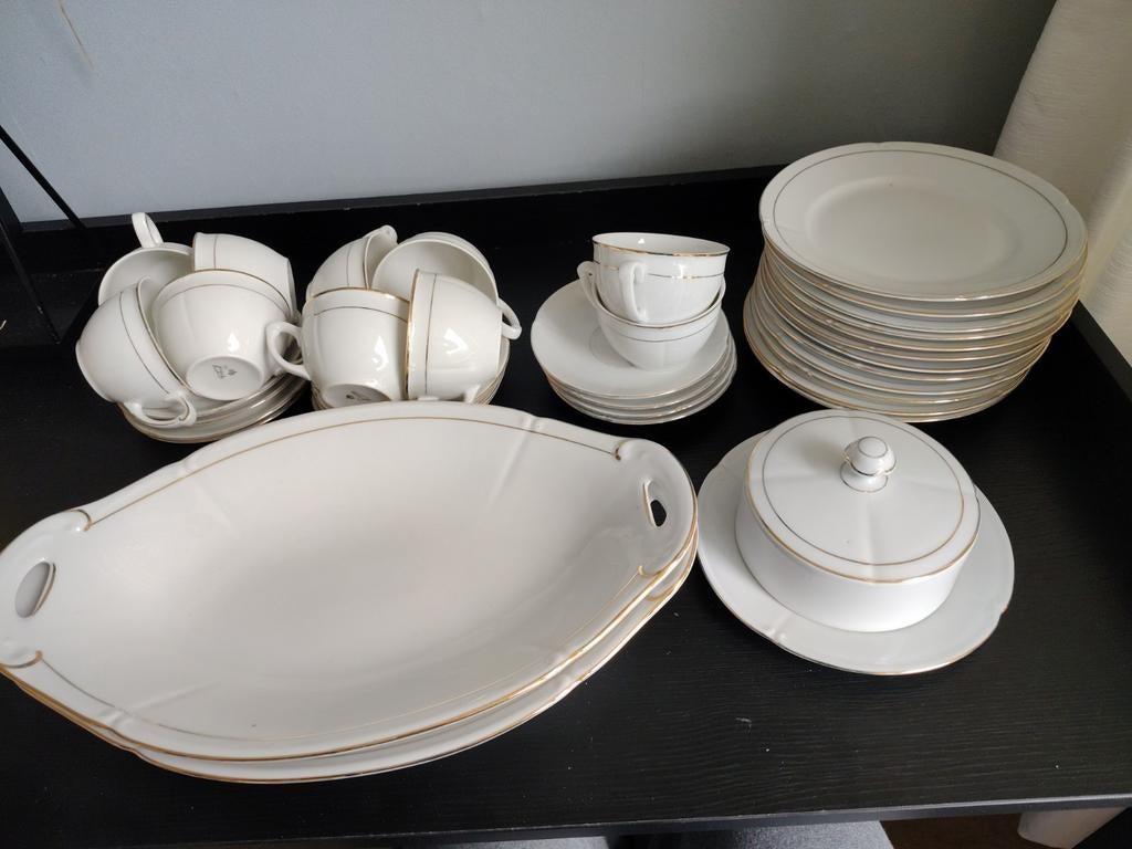 Wit  porseleinen antiek Jäger servies met gouden rand, Ophalen of Verzenden, Porselein, Overige stijlen