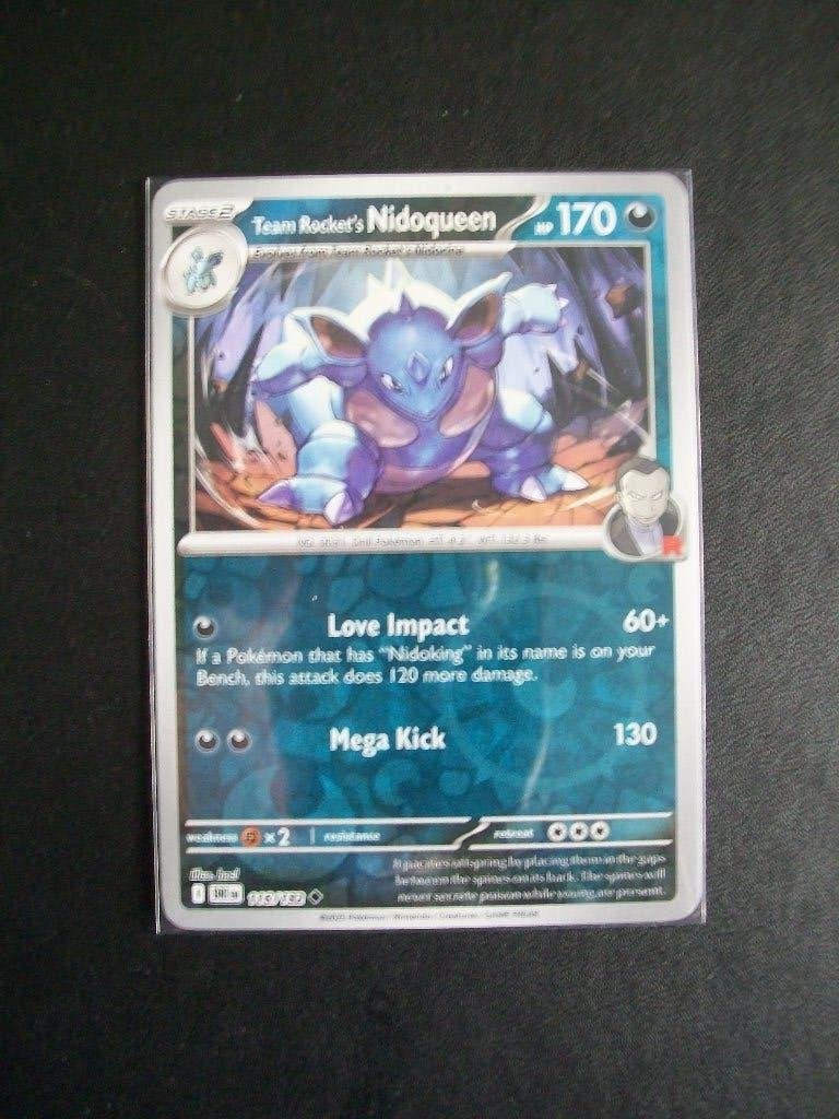 2426. Nieuwe Pokemon Kaart TEAM ROCKET's Holofoil NIDOQUEEN, Verzenden, Nieuw, Losse kaart, Foil
