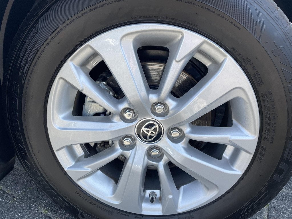 Toyota Yaris Cross 1.5 Hybrid 115 Active | Stoel- , stuur- e, Auto's, Toyota, Stof, Gebruikt, Start-stop-systeem, 1165 kg