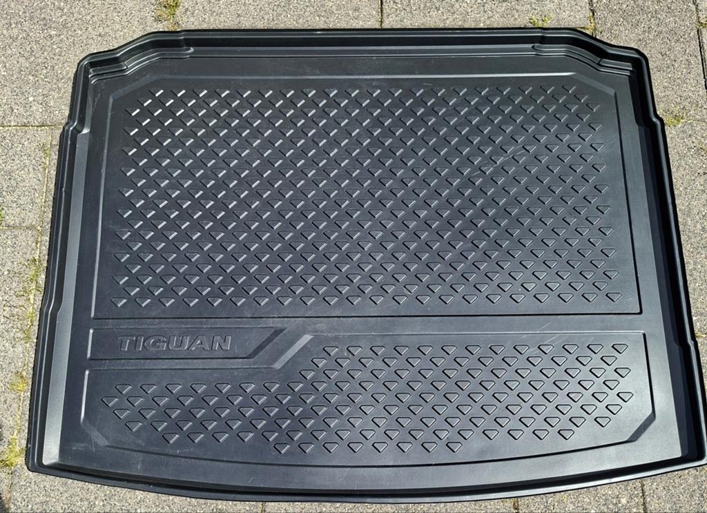 Kofferbakmat VW Tiguan - Origineel, Ophalen, Zo goed als nieuw
