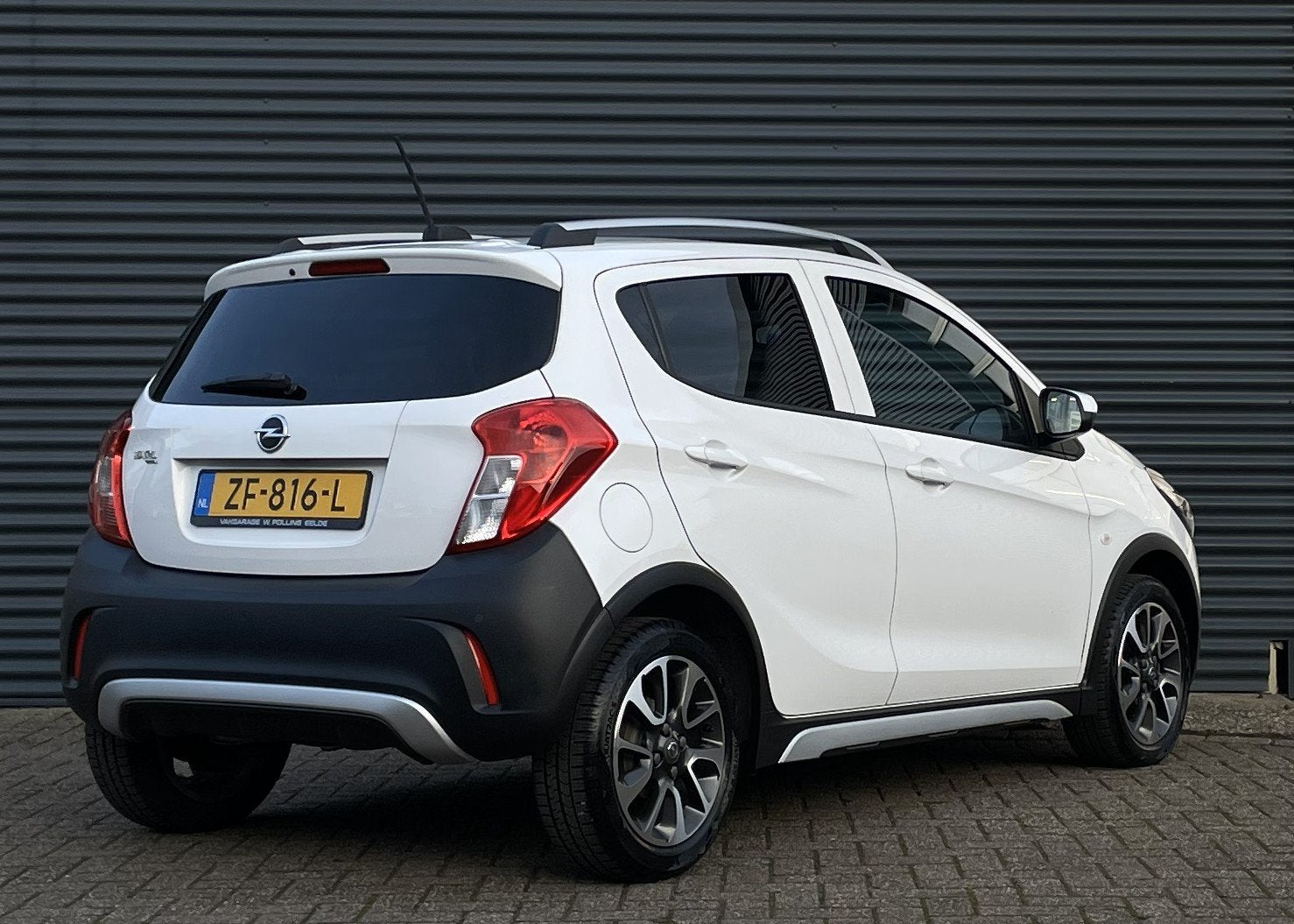 Opel Karl Rocks 1.0 ecoFLEX 75pk, Voorwielaandrijving, 839 kg, Stof, Gebruikt