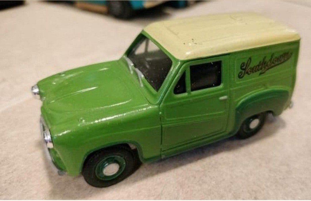 classic CORGI Austin panel van 1/43, Ophalen of Verzenden, Zo goed als nieuw, Auto, Corgi