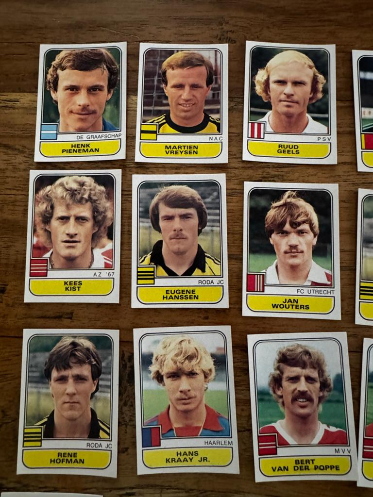 Voetbalplaatjes jaren '82 - Diverse clubs en spelers, Ophalen of Verzenden, Gebruikt, Overige binnenlandse clubs, Spelerskaart