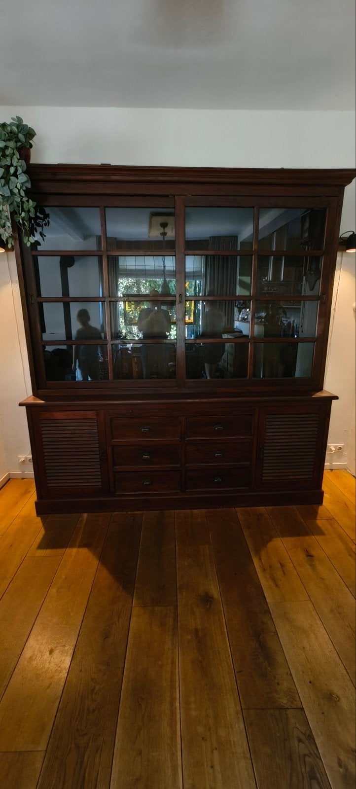 Grote houten kast met vitrine en lades, Ophalen, Gebruikt, Met deur(en), 200 cm of meer