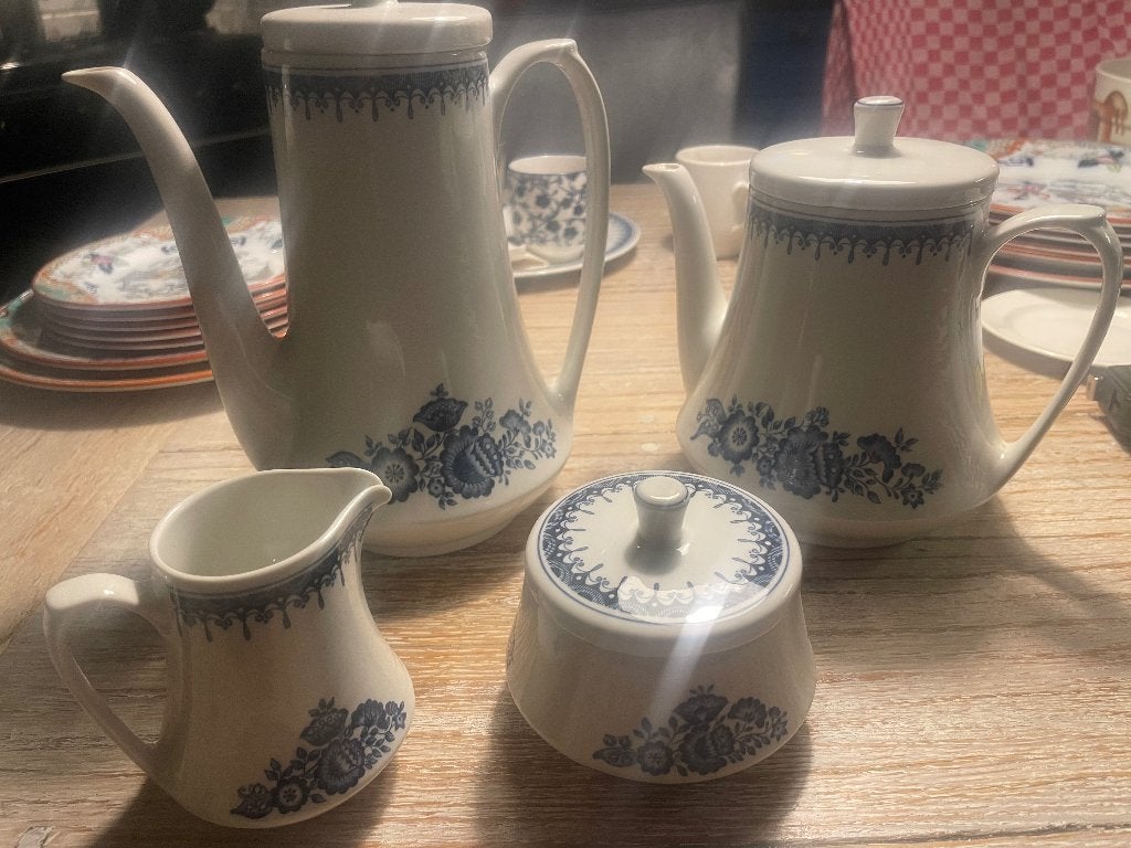Vintage koffie- en theeservies met blauw bloemmotief, Ophalen of Verzenden