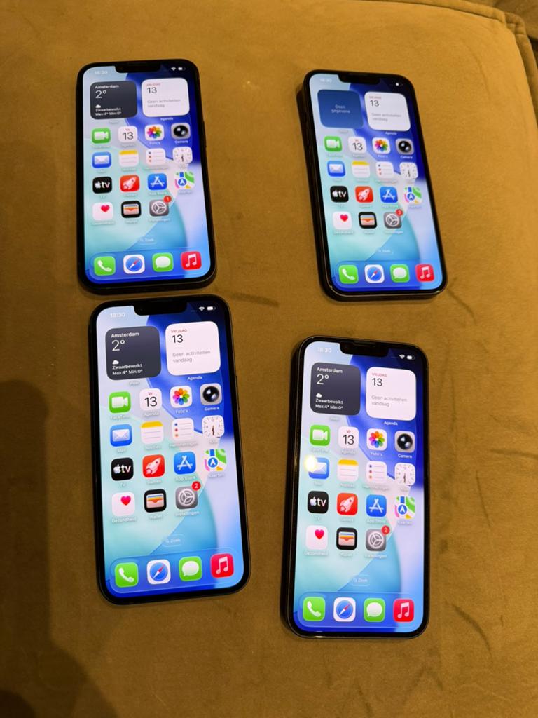 4 iPhones 14-128 in Topconditie prijs is ps top batterijen, Ophalen of Verzenden, Zo goed als nieuw, IPhone 14