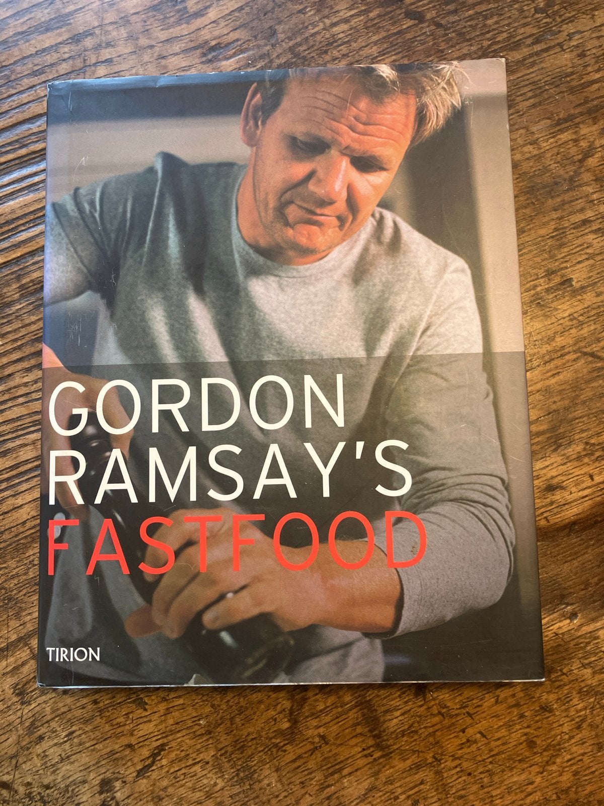 Gordon Ramsay's Fast Food Kookboek, Ophalen of Verzenden, Zo goed als nieuw, Europa, Voorgerechten en Soepen