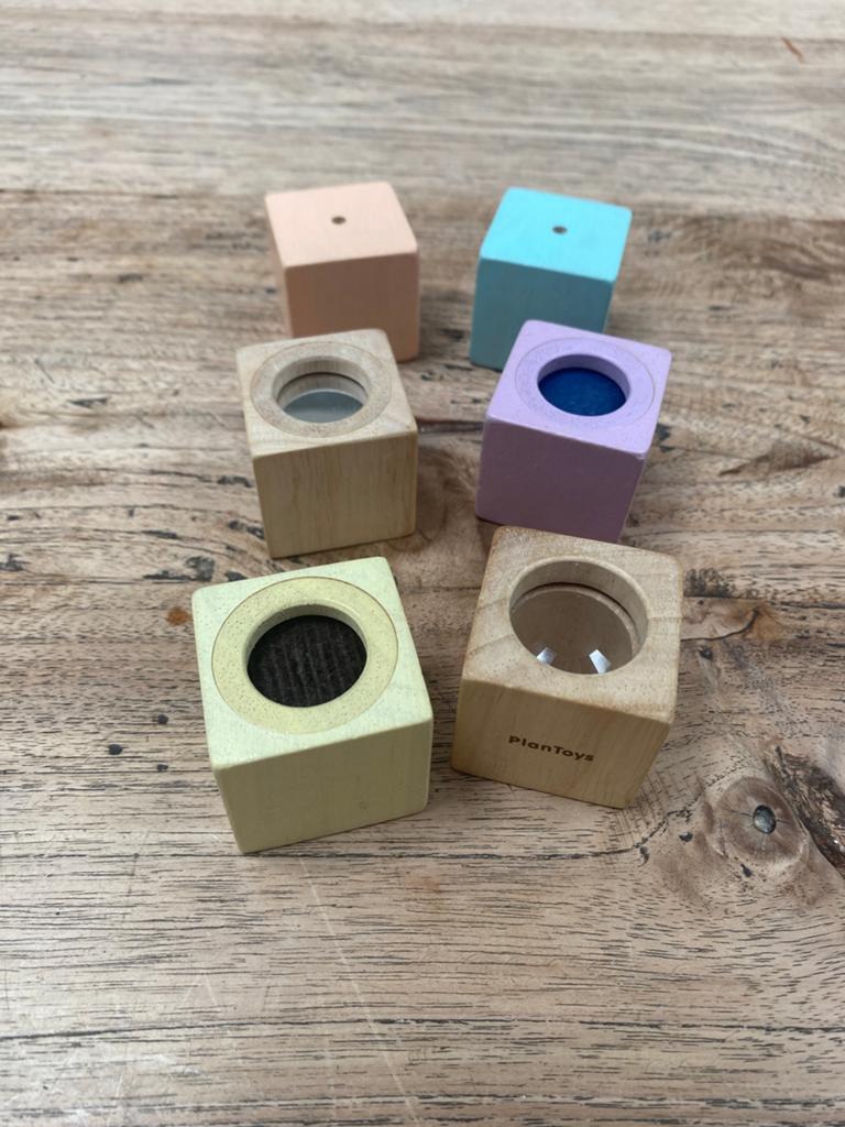 Plan Toys houten sensorische blokken/pastel sensory blocks, Kinderen en Baby's, Speelgoed | Houten speelgoed, Ophalen of Verzenden