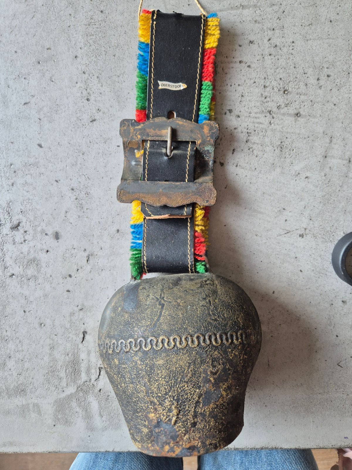 Antieke Zwitserse Koebel met Kleurrijke Riem, Ophalen of Verzenden
