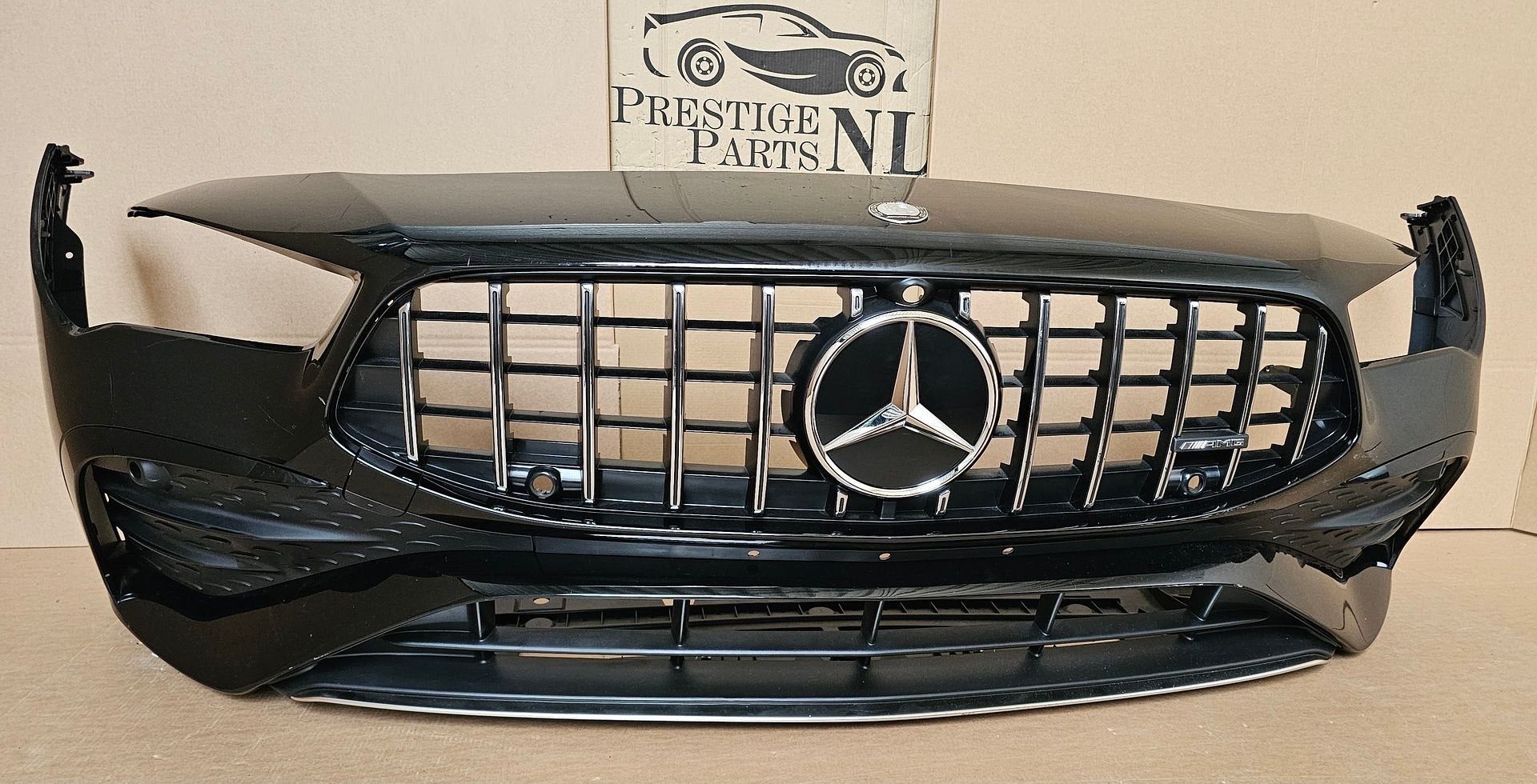 Voorbumper Mercedes Cla Klasse W118 Facelift 35 AMG bj.2023-, Gebruikt, -, Voor, Ophalen of Verzenden