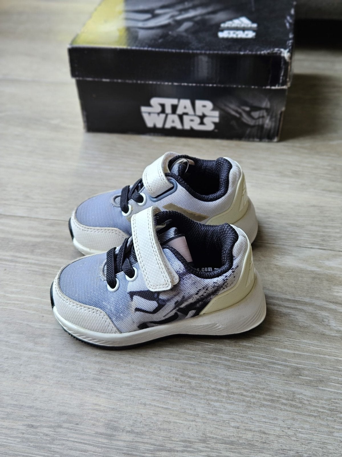 Adidas Star Wars babyschoenen maat 19, Ophalen of Verzenden, Zo goed als nieuw, Jongen of Meisje, Sportschoenen