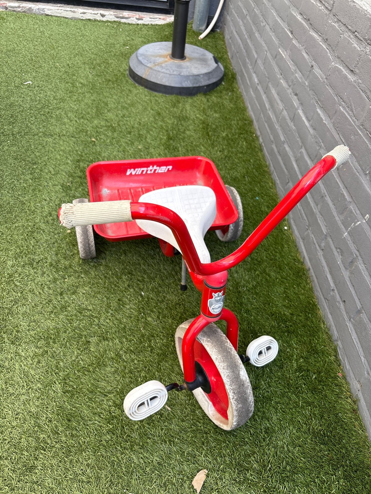 Winther driewieler met bak - rood, Kinderen en Baby's, Speelgoed | Buiten | Voertuigen en Loopfietsen, Ophalen, Gebruikt, Trapvoertuig