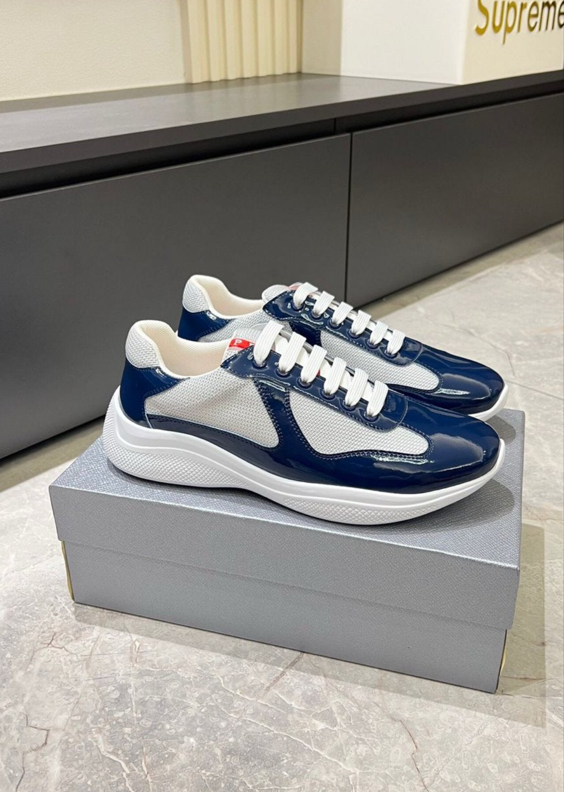 Prada Sneakers - Donkerblauw met wit, Ophalen of Verzenden, Zo goed als nieuw, Blauw, Sneakers of Gympen